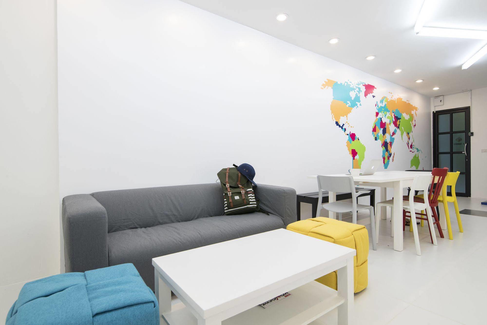 Pixellar Hostel Бангкок Экстерьер фото