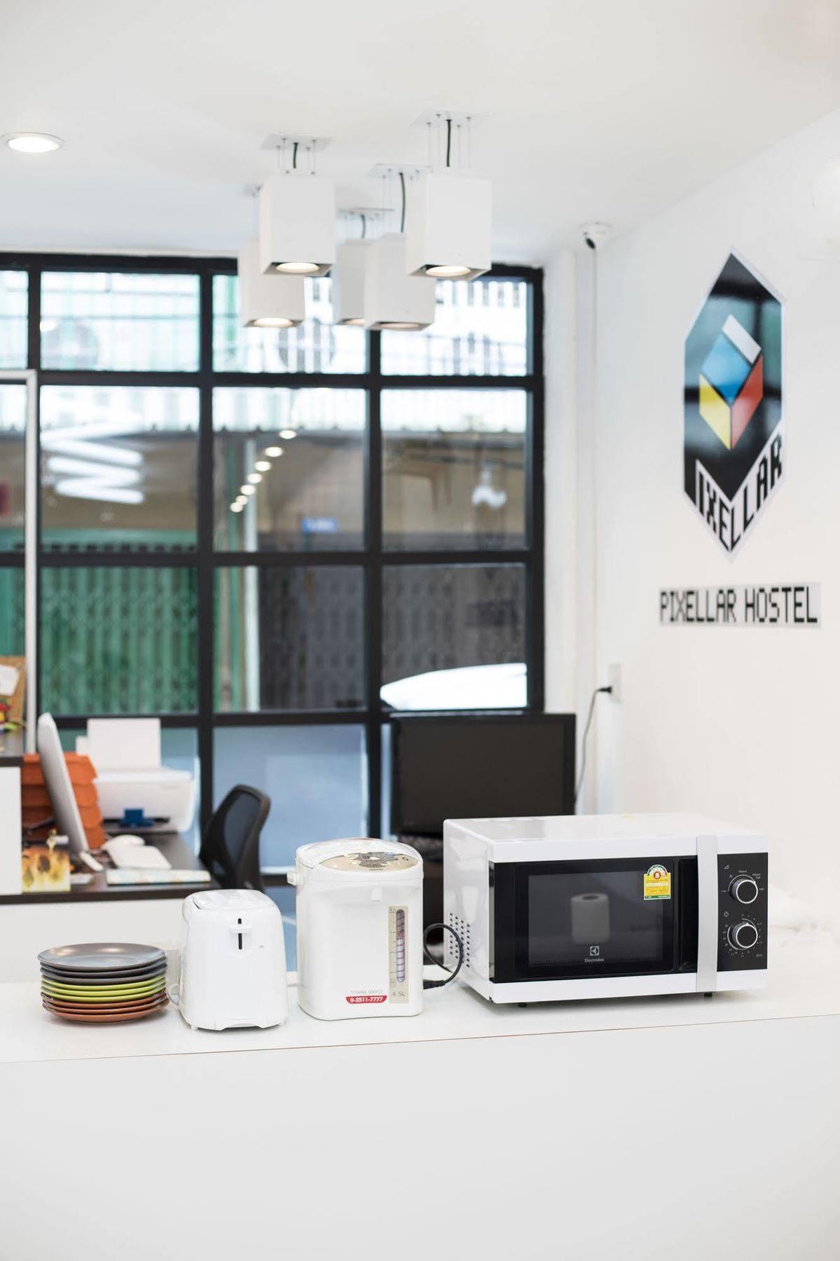 Pixellar Hostel Бангкок Экстерьер фото