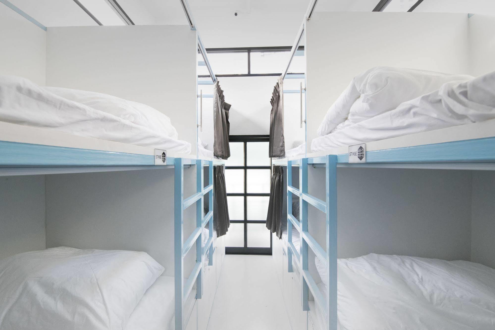 Pixellar Hostel Бангкок Экстерьер фото