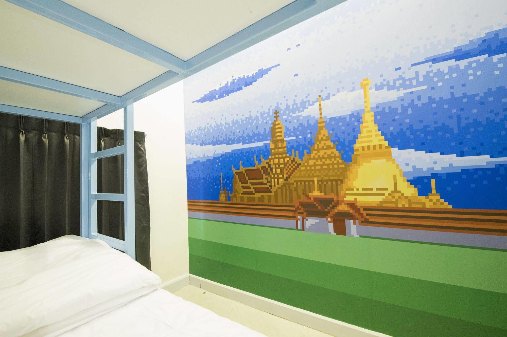 Pixellar Hostel Бангкок Экстерьер фото